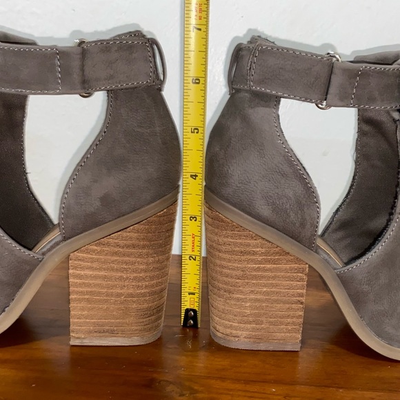 Call IT Spring- open toe booties - Picture 2 of 12